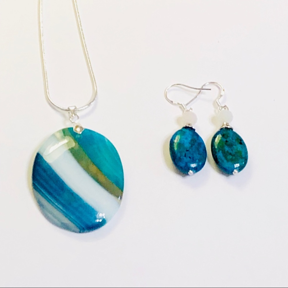 NATURAL CRYSTALS Healing Striped Onyx Druzy Necklace & Chrysocolla Earrings